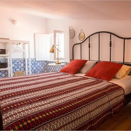 1br W/ Tagus View & Terrace | By Airnest * ליסבון