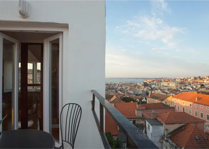 1br W/ Tagus View & Terrace | By Airnest شقة *
