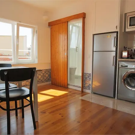 דירה 1br W/ Tagus View & Terrace | By Airnest